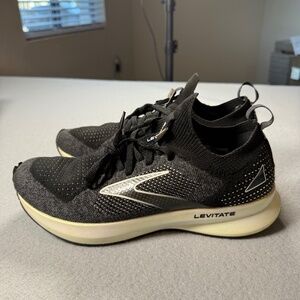 Brooks Levitate 5 StealthFit Women’s
